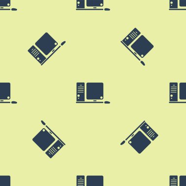 Klavye ve fare simgesine sahip mavi bilgisayar monitörü sarı arkaplanda kusursuz desen izole etti. Bilgisayar bileşeni işareti. Vektör İllüstrasyonu