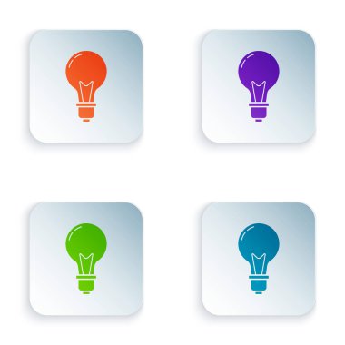 Beyaz arka planda izole fikir simgesi kavramı ile renk ampul. Enerji ve fikir sembolü. İlham konsepti. Renkli kare düğmeleri simgeleri ayarlayın. Vektör Illustration