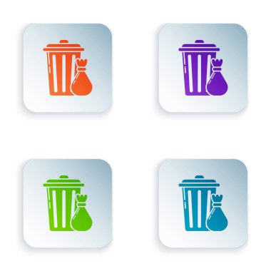 Renkli çöp kutusu ve çöp torbası simgesi beyaz arkaplanda izole edildi. Çöp kutusu tabelası. Sepet simgesini geri dönüştür. Ofis çöpü ikonu. Renkli kare düğmelere simgeleri yerleştir. Vektör İllüstrasyonu
