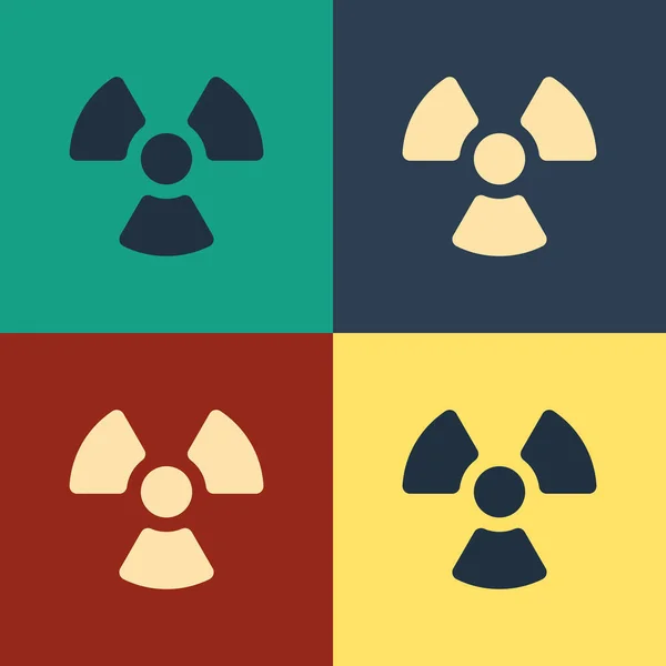 Barva Radioaktivní ikona izolované na barevném pozadí. Radioaktivní toxický symbol. Značka radiačního nebezpečí. Klasická kresba. Vektorová ilustrace — Stockový vektor