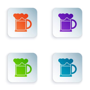 Beyaz arka planda izole Renkli Ahşap bira kupa simgesi. Simgeleri renkli kare düğmelere ayarlayın. Vektör İllüstrasyonu