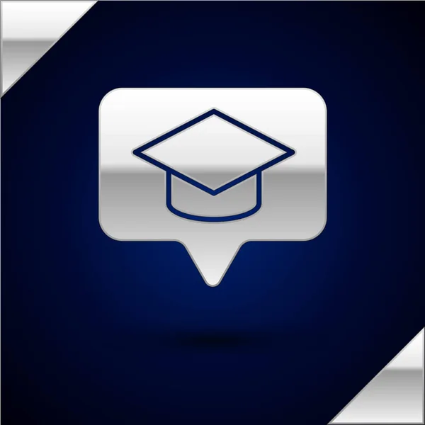 Gorra de graduación de plata en el icono de la burbuja del habla aislado sobre fondo azul oscuro. Sombrero de graduación con icono de borla. Ilustración vectorial — Archivo Imágenes Vectoriales
