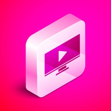 Pembe arka planda Isometric Online video oynatma simgesi izole edildi. Bilgisayar monitörü ve oyun işaretli film şeridi. Gümüş kare düğme. Vektör İllüstrasyonu