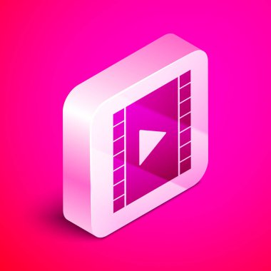 Pembe arkaplanda Isometric Video simgesi izole edildi. Oyun işaretli film şeridi. Gümüş kare düğme. Vektör İllüstrasyonu