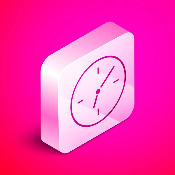 Icono del reloj isométrico aislado sobre fondo rosa. Símbolo de tiempo. Botón cuadrado plateado. Ilustración vectorial — Archivo Imágenes Vectoriales