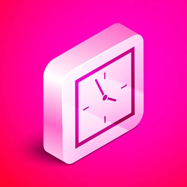 Icono del reloj isométrico aislado sobre fondo rosa. Símbolo de tiempo. Botón cuadrado plateado. Ilustración vectorial — Archivo Imágenes Vectoriales