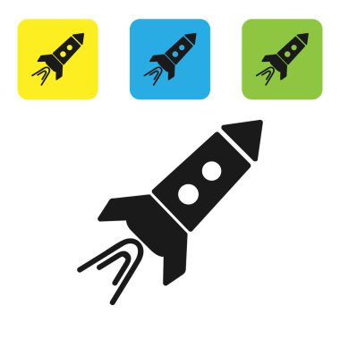 Beyaz zemin üzerinde ateş ikonu olan siyah roket gemisi. Uzay yolculuğu. Renkli kare düğmeleri ayarlayın. Vektör İllüstrasyonu