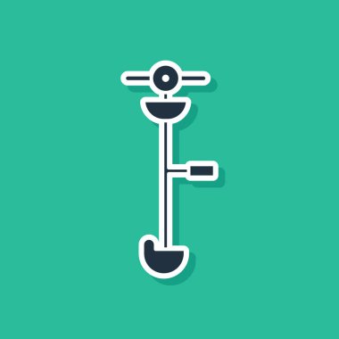 Mavi Çim ve ot elektrikli tel budayıcı ikonu yeşil arka planda izole edilmiş. Çim biçme makinesi, beyaz arka planda izole edilmiş çim biçme makinesi. Vektör İllüstrasyonu