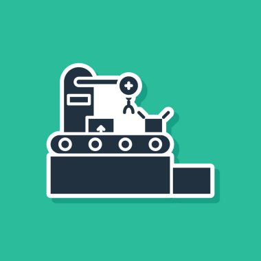 Mavi Fabrika taşıma sistemi şeridi karton kutular mühendislik makine simgesi yeşil arka planda izole. Robot endüstrisi konsepti. Vektör İllüstrasyonu