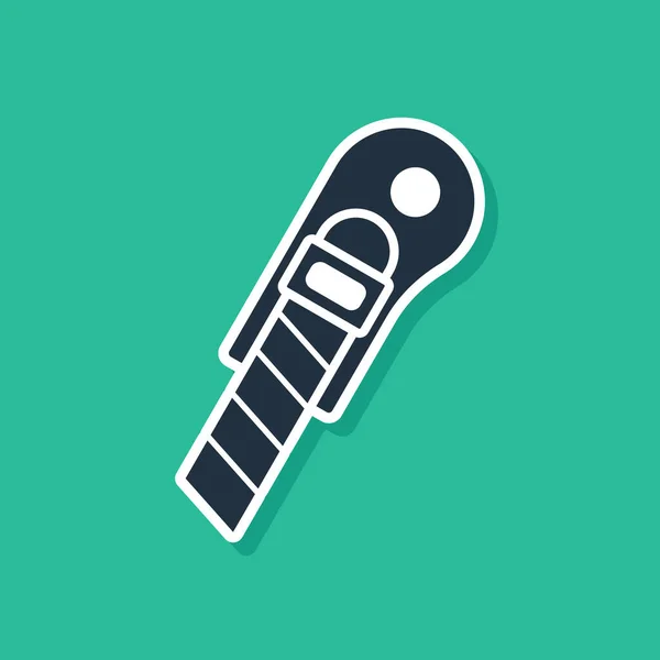 Icono de cuchillo de papelería azul aislado sobre fondo verde. Cortador de papel de oficina. Ilustración vectorial — Vector de stock