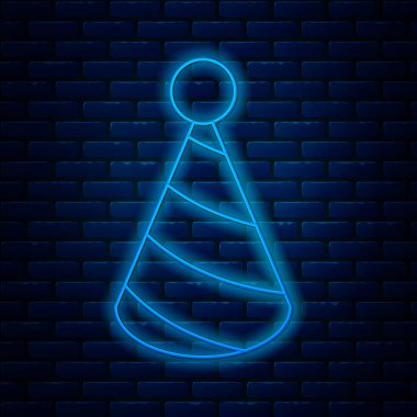 Parlayan neon hattı parti şapkası simgesi tuğla duvar arkasında izole edildi. Doğum günü şapkası. Vektör İllüstrasyonu