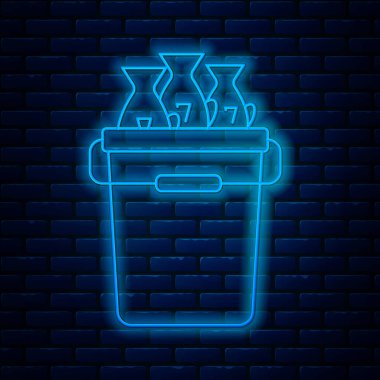 Duvarda izole edilmiş balık ikonu olan parlak neon olta kovası. Kovadaki balık. Vektör İllüstrasyonu