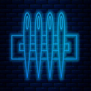 Duvarın arka planında izole edilmiş ikon dikmek için parlayan neon hattı iğnesi. Terzi sembolü. Tekstil el sanatları tabelasını diker. Nakış aletleri. Vektör İllüstrasyonu