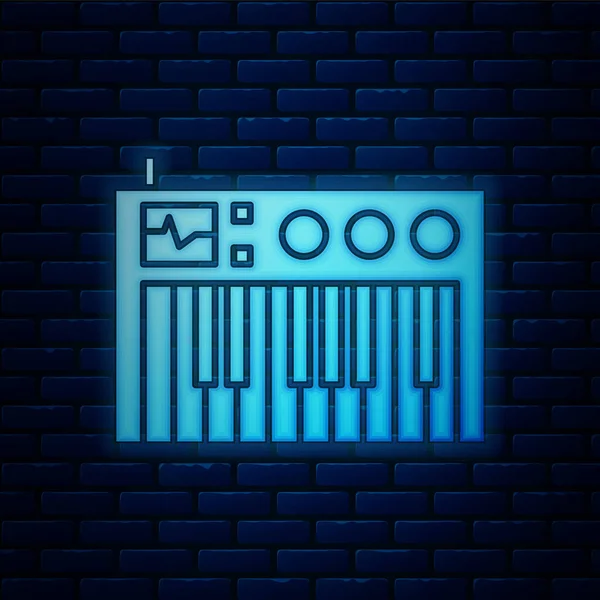 Icono de sintetizador de música de neón brillante aislado sobre fondo de pared de ladrillo. Piano electrónico. Ilustración vectorial — Archivo Imágenes Vectoriales