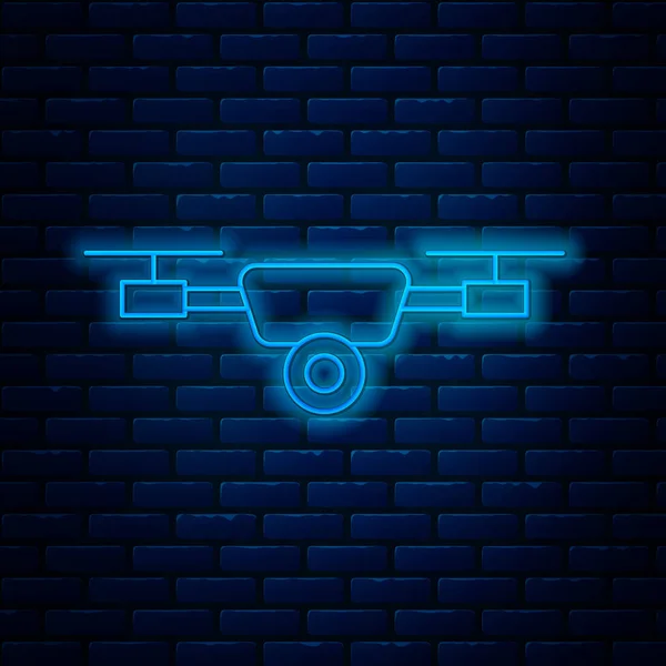 Gloeiende neon lijn Drone vliegen met actie videocamera pictogram geïsoleerd op bakstenen muur achtergrond. Quadrocopter met video- en fotocamera symbool. Vector Illustratie — Stockvector