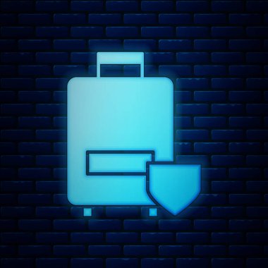 Parlayan neon seyahat valiz simgesi tuğla duvar arkasında izole edilmiş. Seyahat bagaj sigortası. Güvenlik, güvenlik, koruma, konsept koruma. Vektör İllüstrasyonu