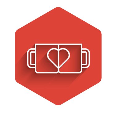 Beyaz çizgi. İki kahve fincanı ve uzun gölgeli kalp ikonu. Sevgililer Günü 'nde sevgililer için birkaç kahve. Kırmızı altıgen düğmesi. Vektör İllüstrasyonu