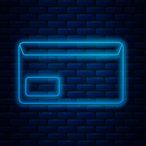 Gloeiende neon lijn Envelop pictogram geïsoleerd op baksteen muur achtergrond. E-mailbericht letter symbool. Vector Illustratie — Stockvector