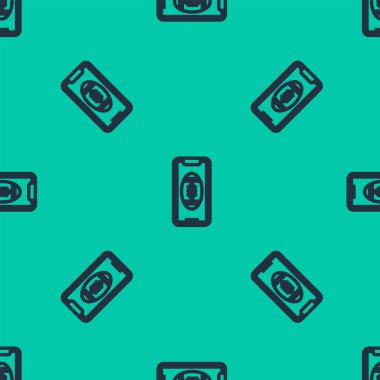 Ekran ikonunda Amerikan futbol topu olan mavi çizgi akıllı telefonu yeşil arka planda izole edilmiş pürüzsüz desen. Cep telefonu için çevrimiçi futbol maçı. Vektör İllüstrasyonu