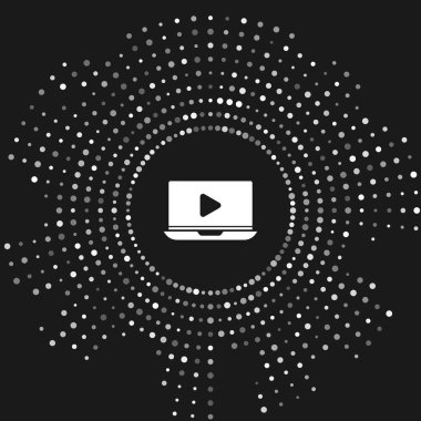 Gri arkaplanda White Online video oynatma simgesi izole edildi. Dizüstü bilgisayar ve oyun işaretli film şeridi. Soyut çember rastgele noktalar. Vektör İllüstrasyonu