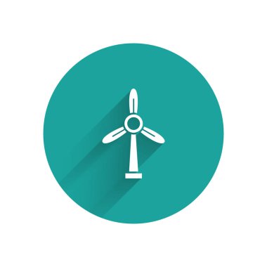 Beyaz Rüzgar türbini ikonu uzun gölgeli izole edilmiş. Rüzgar jeneratörü işareti. Elektrik üretimi için yel değirmeni. Yeşil daire düğmesi. Vektör İllüstrasyonu