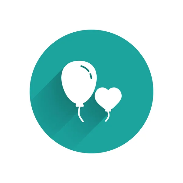 Globos Blancos Forma Corazón Con Icono Cinta Aislado Con Sombra — Vector de stock