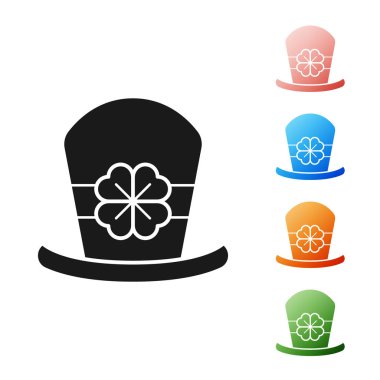 Beyaz arka planda siyah leprikon şapka ve dört yapraklı yonca ikonu var. Aziz Patrick gününüz kutlu olsun. Simgeleri renklendirin. Vektör İllüstrasyonu