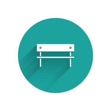 Beyaz Benç simgesi uzun gölgeli izole edilmiş. Yeşil daire düğmesi. Vektör İllüstrasyonu