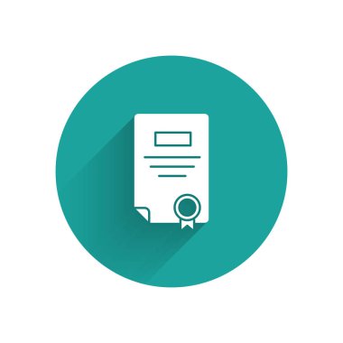 Beyaz Sertifika şablon simgesi uzun gölgeli izole edildi. Başarı, ödül, diploma, burs, diploma. İş başarısı sertifikası Yeşil daire düğmesi. Vektör İllüstrasyonu