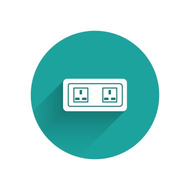 Beyaz Elektrik çıkış simgesi uzun gölgeli izole edilmiş. Elektrik prizi. Rosette sembolü. Yeşil daire düğmesi. Vektör İllüstrasyonu