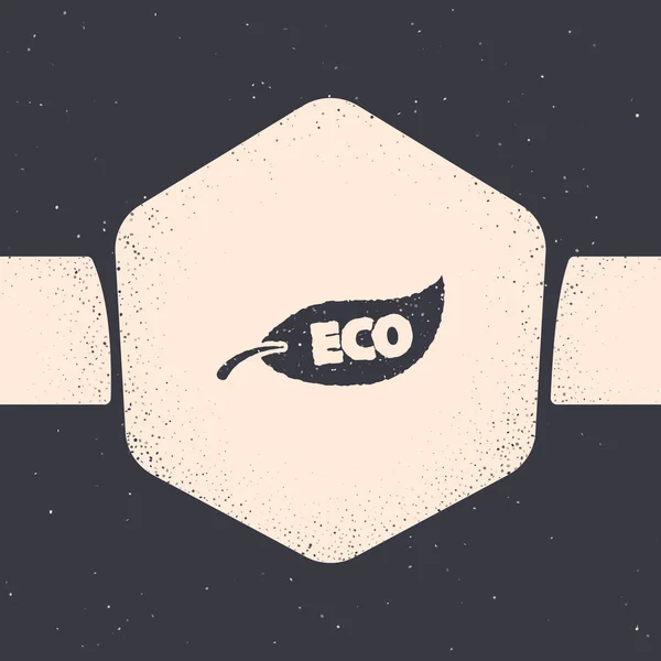 Значок "Grunge Leaf Eco" выделен на сером фоне. Баннер, этикетка, ярлык, логотип, наклейка на экологический зеленый. Монохромный винтажный рисунок. Векторная миграция — стоковый вектор