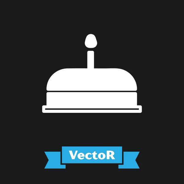 Bolo branco com velas em chamas ícone isolado no fundo preto. Feliz Aniversário. Ilustração vetorial — Vetor de Stock