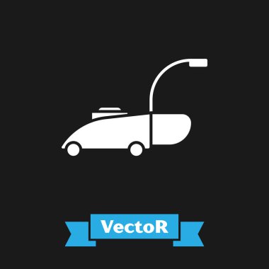 Siyah arka planda beyaz çim biçme makinesi simgesi izole edildi. Çim biçme makinesi çim biçiyor. Vektör İllüstrasyonu