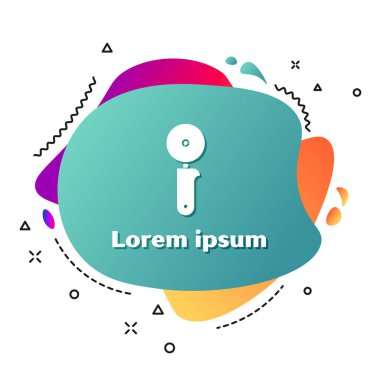 Beyaz arka planda izole edilmiş beyaz pizza bıçağı ikonu. Pizza kesme tabelası. Çelik mutfak gereçleri. Sıvı şekilli soyut pankart. Vektör İllüstrasyonu