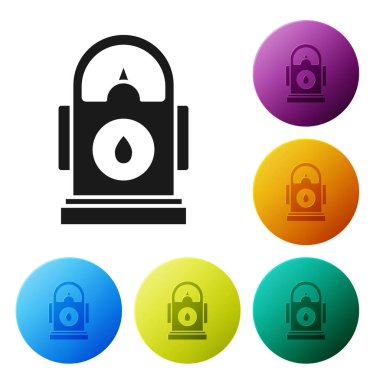 Siyah Benzin İstasyonu simgesi beyaz arka planda izole edildi. Araba yakıtı sembolü. Benzin pompası. Renkli daire düğmelerini ayarlayın. Vektör İllüstrasyonu