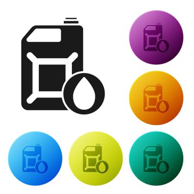 Beyaz arka planda izole edilmiş motor makine yağı ikonu için siyah plastik kutu. Benzin bidonu. Yağ değiştirme ve onarım servisi. Renkli daire düğmelerini ayarlayın. Vektör İllüstrasyonu