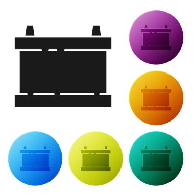 Siyah Araba pil simgesi beyaz arka plan üzerinde izole. Akümülatör pil enerji gücü ve elektrik akümülatör pil. Simgeleri renkli daire düğmeleri ayarlayın. Vektör İllüstrasyonu