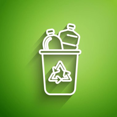 Yeşil arkaplanda izole edilmiş geri dönüşüm sembolü simgesi olan beyaz çizgi geri dönüşüm kutusu. Çöp kutusu simgesi. Çöp kutusu tabelası. Geri dönüşüm sepeti işareti. Vektör İllüstrasyonu