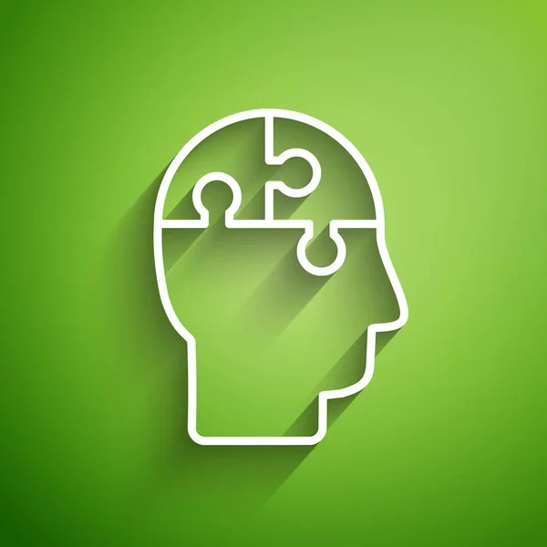 Weiße Linie Menschenkopf Rätsel Strategie Symbol Isoliert Auf Grünem Hintergrund — Stockvektor