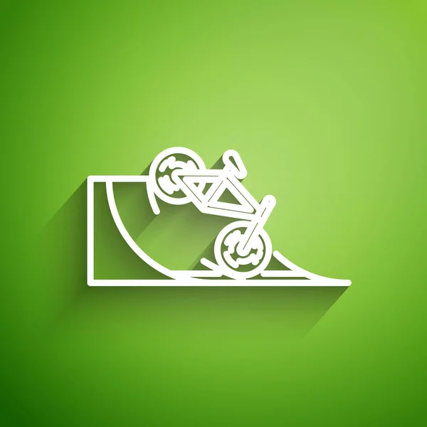 Weiße Linie Fahrrad Auf Straßenrampe Symbol Isoliert Auf Grünem Hintergrund — Stockvektor