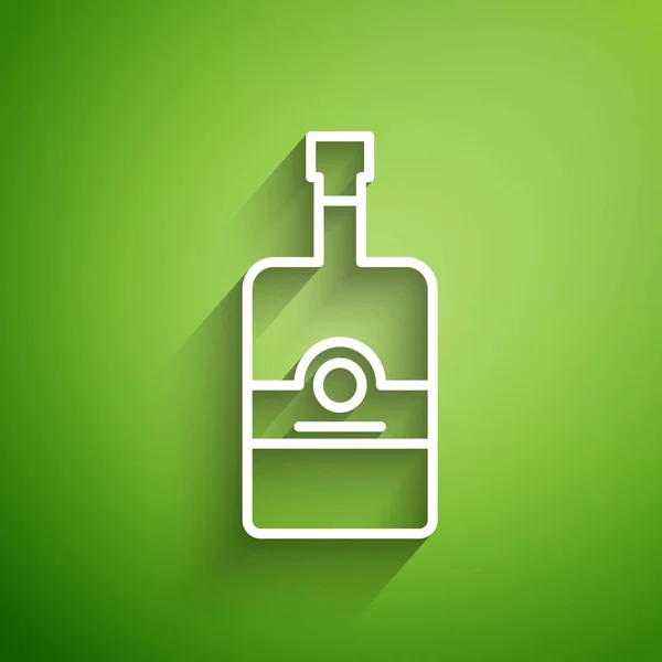 Linea Bianca Icona Bottiglia Whisky Isolato Sfondo Verde Illustrazione Vettoriale — Vettoriale Stock