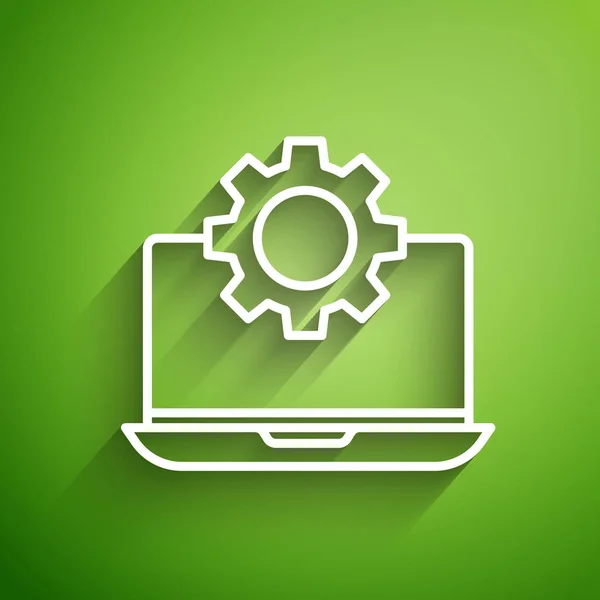 Witte Lijn Laptop Tandwielpictogram Geïsoleerd Groene Achtergrond Laptop Service Concept — Stockvector