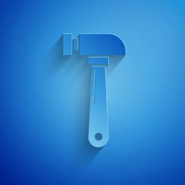 Papier gesneden Hamer pictogram geïsoleerd op blauwe achtergrond. Gereedschap voor reparatie. Papierkunst stijl. Vector Illustratie — Stockvector