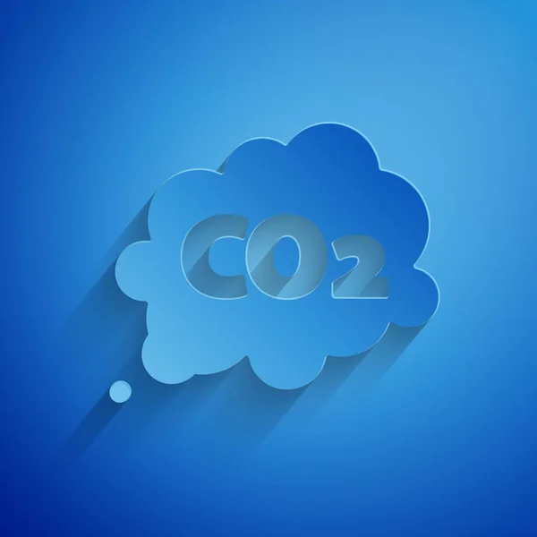 El papel reduce las emisiones de CO2 en el icono de la nube aislado sobre fondo azul. Símbolo de fórmula de dióxido de carbono, concepto de contaminación por smog, concepto de medio ambiente. Estilo de arte de papel. Ilustración vectorial — Vector de stock