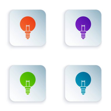 Fikir simgesi kavramına sahip renkli ampul beyaz arkaplanda izole edildi. Enerji ve fikir sembolü. İlham konsepti. Kare düğmelere simgeleri yerleştir. Vektör İllüstrasyonu