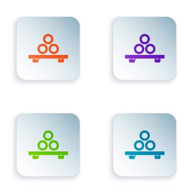 Kesme tahtası simgesindeki renk suşisi beyaz arkaplanda izole edilmiş. Tahtada Asya yemeği suşisi. Kare düğmelere simgeleri yerleştir. Vektör İllüstrasyonu