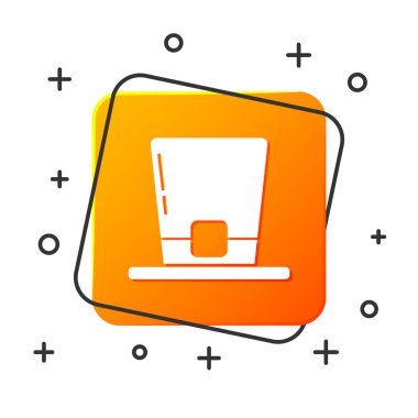 Beyaz Leprikon şapka simgesi beyaz arkaplanda izole edildi. Aziz Patrick gününüz kutlu olsun. Turuncu kare düğme. Vektör İllüstrasyonu