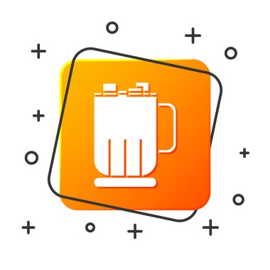 Beyaz arka planda izole edilmiş lokum ikonlu beyaz sıcak çikolata bardağı. Mutlu Noeller ve mutlu yıllar. Turuncu kare düğme. Vektör İllüstrasyonu