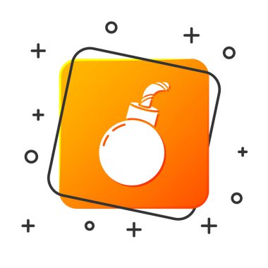 Beyaz Bomba, beyaz arka planda izole edilmiş ikonu patlatmaya hazır. Mutlu Cadılar Bayramı Partisi. Turuncu kare düğme. Vektör İllüstrasyonu