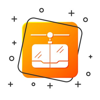 Beyaz kablo araba simgesi beyaz arkaplanda izole edildi. Füniküler işaret. Turuncu kare düğme. Vektör İllüstrasyonu